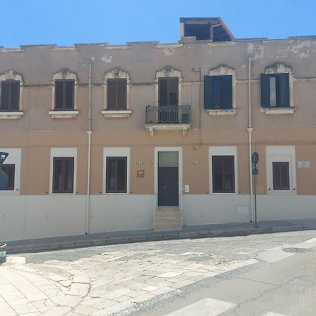 Greso Hotel Brindisi Bagian luar foto