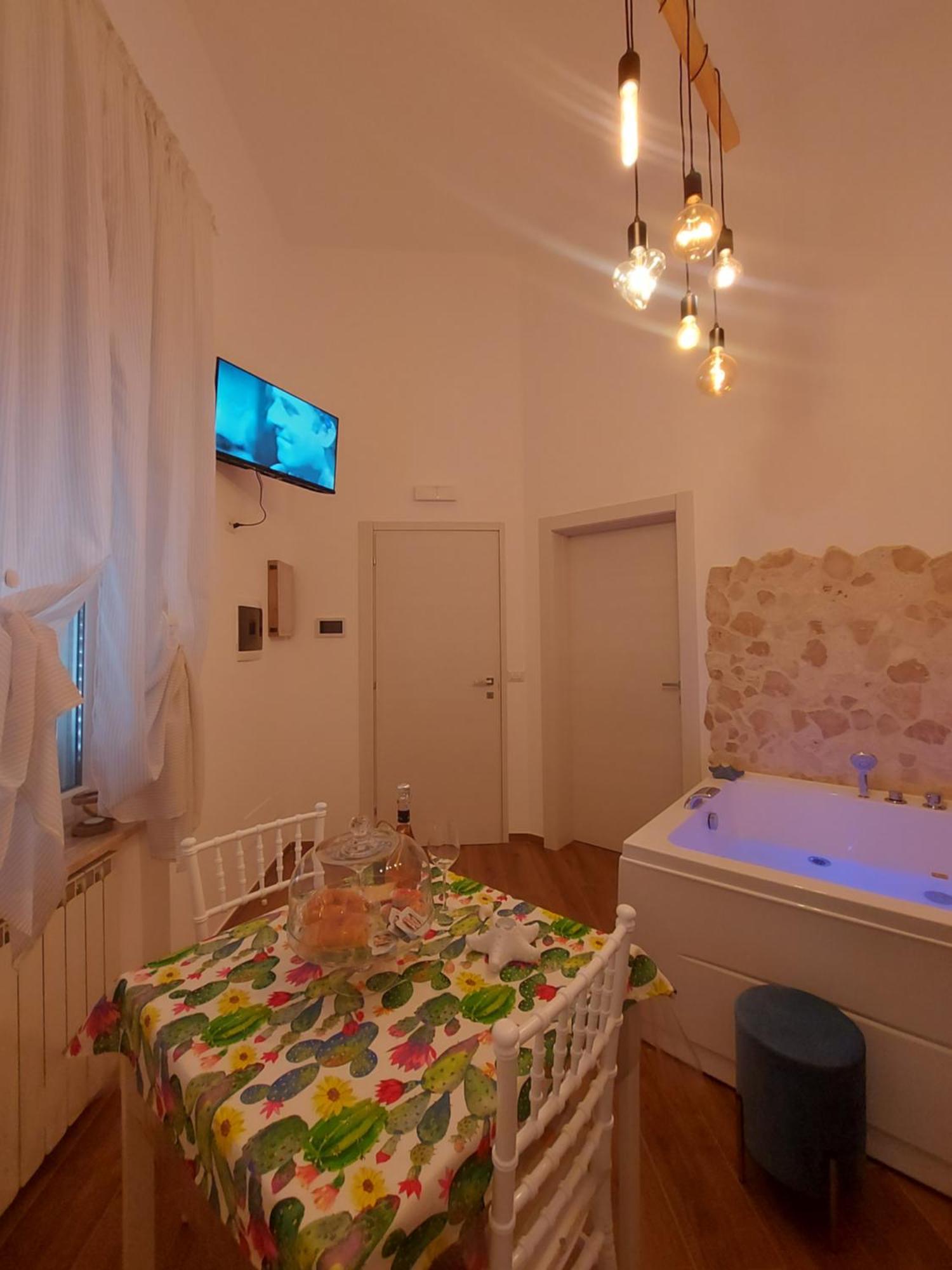 Greso Hotel Brindisi Bagian luar foto